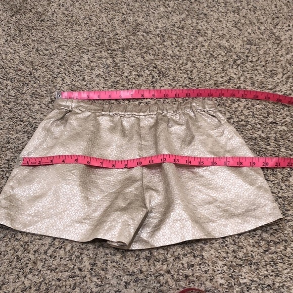 Babaton Gold Jacquard Shorts Size 6 - Picture 6 of 10
